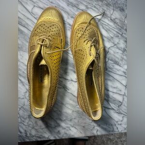 USED Manolo Blahnik Perforated Leather Oxford EU36/US6